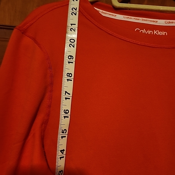 Calvin Klein SPF 40 + Protection swimwear top NWT Woman's Size L - Picture 9 of 14